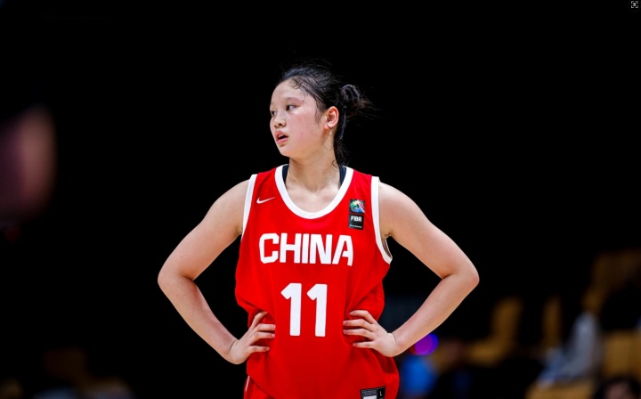 媒体人：中国U16女篮只有李沅珊一个进攻强点 队友给的支持太少了