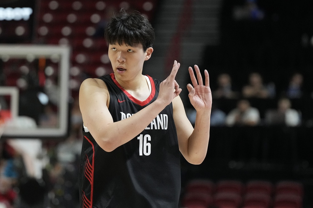 杨瀚森：很荣幸能被拿来和约基奇&姚明比较 适应NBA不是放弃特点